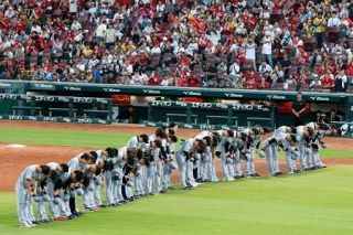 阪神、球団初のセ・リーグ連覇　巨人との大接戦制す、８度目Ｖ