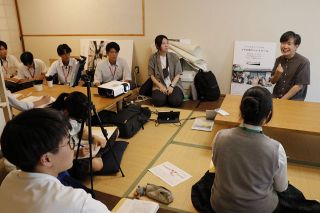 地元の企業、病院などへの取材通し魅力や課題探る　津山の県立４高連携 「地域創生学」開始