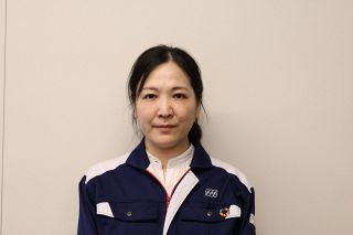 【ひと・交差点】備前発条の山根社長　自社ブランドの高級椅子アピール