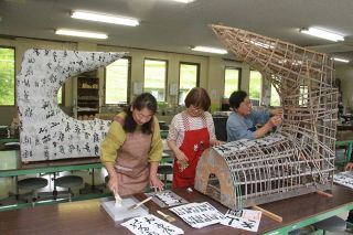 須恵器の鴟尾模型リニューアル　瀬戸内市・寒風陶芸会館、より実物に近づけ