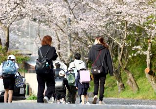 連載を終えて 読者の声（上）　大人が異変に気付いて 心の傷ケアする制度を