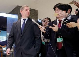 政府、ロシア大使に抗議　邦人拘束で情報提供要請