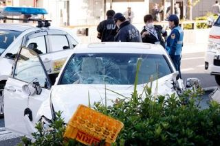 盗難車暴走で歩行者ら１１人死傷　窃盗疑いで男逮捕、東京・足立