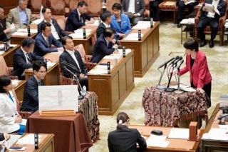 首相「財政の持続可能性を確保」　「骨太方針」巡り衆院予算委