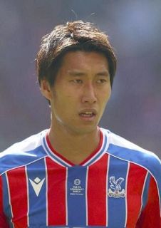 鎌田、来夏まで契約延長　クリスタルパレスと