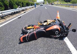 中国道で集団暴走疑い　岡山県警 神戸の男ら６人逮捕