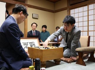 佐田七段が連敗 碁聖戦第３局　井山防衛にあと１勝