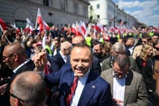 【ポーランド大統領選】親ＥＵか強権政治か　中道と愛国保守大接戦