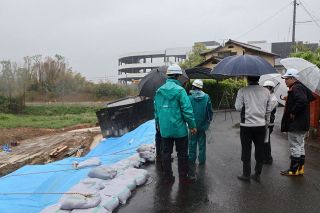 町道一部とのり面崩落 原因調査に乗り出す　岡山・早島