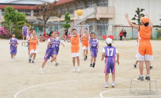 ソフト ポートボール７００人熱戦　山陽新聞販売旗争奪 児童親善球技