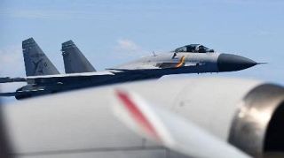 中国戦闘機、海自機に接近　太平洋上、空母から発艦
