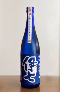 伊七　雄町特別純米酒×きのことピオーネのごまあえ