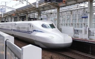 新幹線のぞみ 車輪から火花　新神戸駅 １万９００人影響