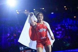 レスリング、日本３選手が世界一　元木咲良、村山春菜、石井亜海