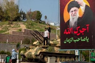 米、インフラ攻撃でイランに圧力　橋破壊１０３人死傷か、応酬激化