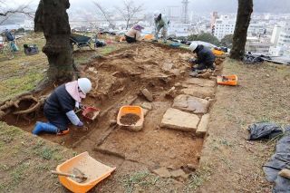 崩落した石垣の調査で遺構が出土　津山城跡、江戸期の絵図とも一致