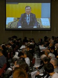 改憲議論、着地点見えず　首相「自衛隊の明記最優先」