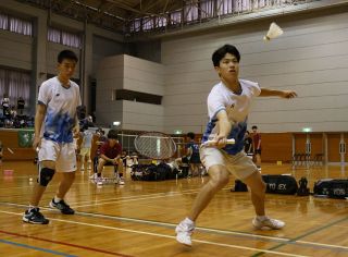 水島工３大会ぶりＶ バドミトン男子団体 岡山県高校総体