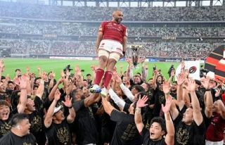 ３６歳リーチ、全試合出場　決勝フル出場、直立不動で胴上げ