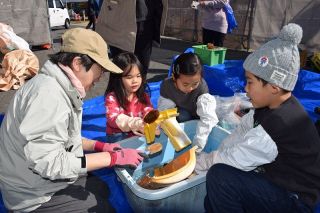 宇野のチヌ、コチヌ お色直し進む　瀬戸芸開幕控え ワークショップも