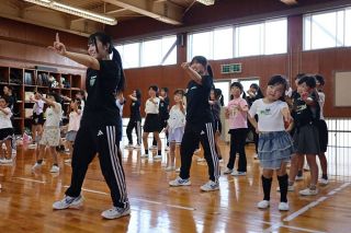 西大寺高生が小学生向け講座　夏休みの宿題、ダンス、料理など