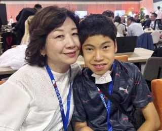 「社会に出ると、子どもの存在が消えた」医療的ケア児支援を主導した野田聖子議員　重度障害のある長男が原動力に、法律の対象には「家族」も