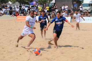 ビーチサッカー 強豪チーム熱戦　玉野でトップカテゴリー強化Ｌ