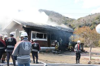 矢掛で鍼灸院全焼　出火当時は休憩時間中で無人