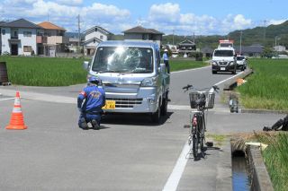 自転車の女子高生が重体　赤磐 軽トラックと衝突