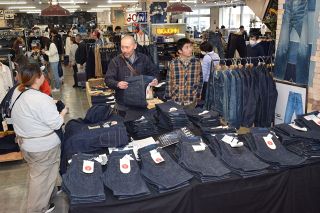 再起へビッグジョン　①ジーンズ作りのＤＮＡ　黄金期支えた品質最優先