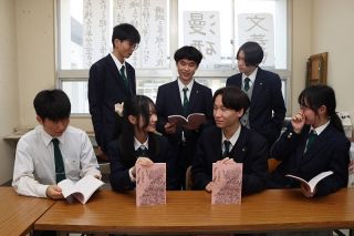 「文芸部をメジャーな存在に」　城東高が津山、朝日高と合同誌刊行