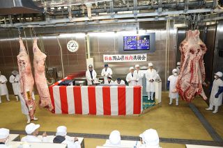 枝肉最優秀賞は福井さん（真庭）　今年最初の岡山県産牛共励会