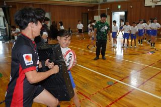 ラグビー体験 第一福田小４年生　倉敷キングフィッシャーズ指導