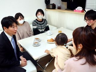 子育て家庭留学 体験学生の感想は　伊原木知事が訪問し交流