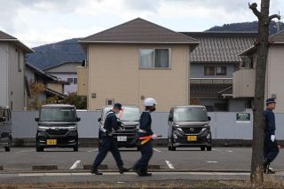 血を流し倒れた男性発見 福山の住宅で発砲音　近くに拳銃のようなもの