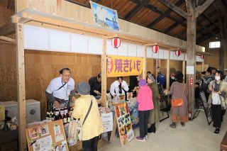 蔵ホールにレンタルブース　日乃出醤油が「横丁」開設