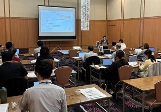 中小企業のＡＩ定着へセミナー開催　岡山県と商工会連合会、活用法を実演