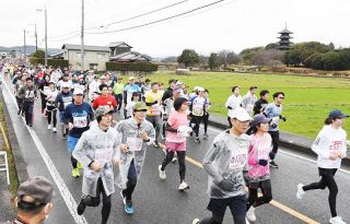 ７種目１万２７１８人エントリー　吉備路マラソン、２月２３日号砲