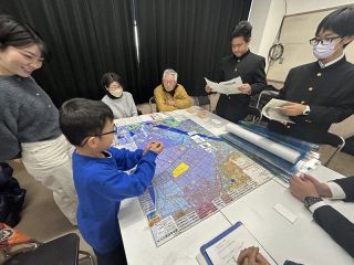 すごろくで南海トラフ地震に備え　岡山大自然地理学ゼミが取り組み