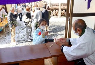 五穀豊穣願い「福笹」買い求める　津山 万福寺で虚空蔵大会式始まる