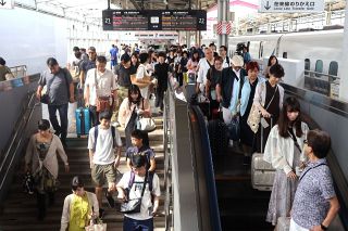岡山県内、お盆期間の混雑予測　　ピークは帰省８日  Ｕターン１５、１６日