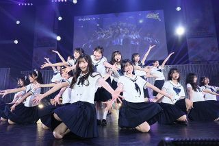 大島優子、AKB48 20周年記念公演初登場 「泣きながら微笑んで」に会場