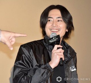 間宮祥太朗、20代の苦労語る「塩顔ブームで真逆を行った」　福田雄一監督は小栗旬の社長っぷりを明かす