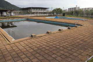 スポーツ施設統廃合へ　笠岡市有の野球場やプール　財政健全化へ３１年度末まで順次