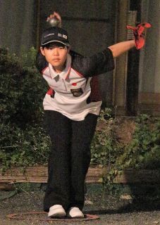 目指せ決勝Ｔ突破 ３０日から世界Ｊペタンク大会　日本代表の総社西中３年・守屋さん、投球技術に磨き