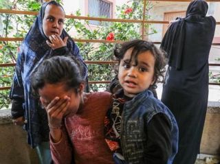 イスラエル、ガザ攻撃を拡大　２４時間で１５０人超死亡