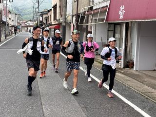 高梁で歴史街道マラニック　市内外１８０人 古い町並み走り楽しむ