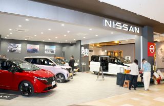 岡山日産 イオンモール倉敷に出店　買い物ついでに車に触れて