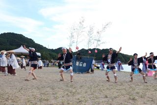 哀愁漂う白石踊　笠岡でツアー客堪能
