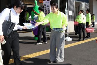 自動車税、早めの納付を 　岡山県と岡山市が初の合同啓発